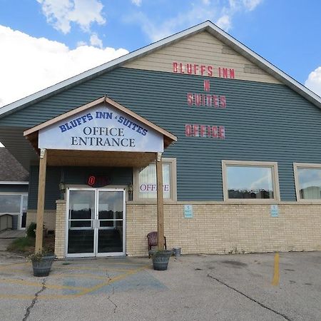 The Bluffs Inn & Suites Decorah Exterior photo