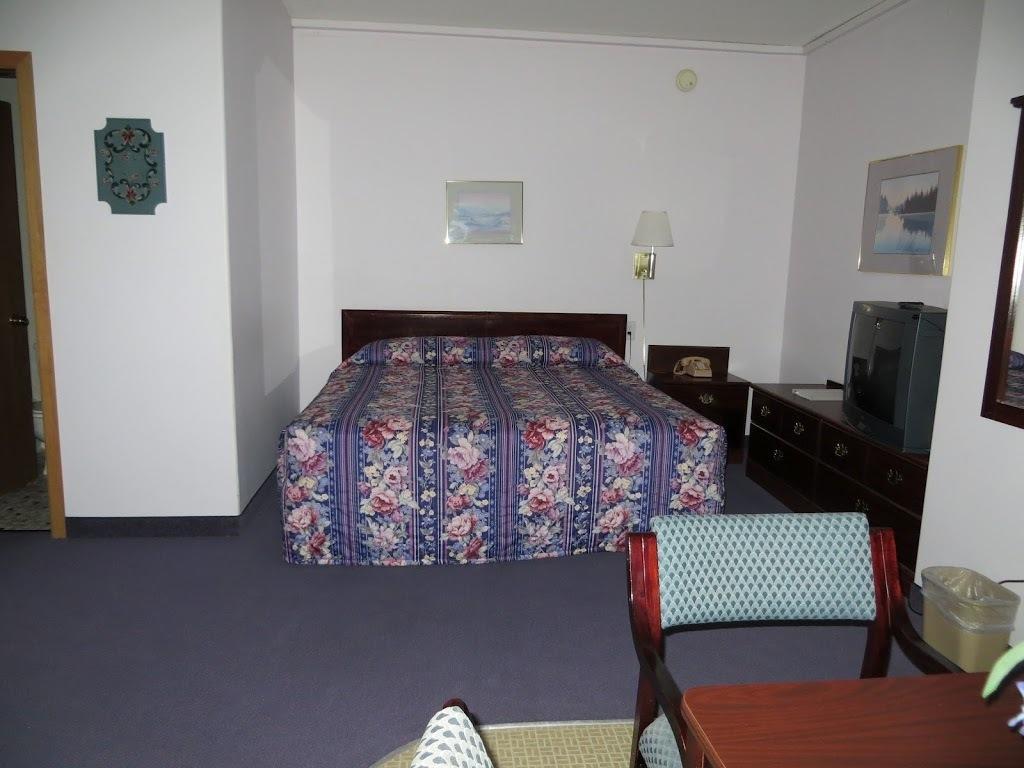 The Bluffs Inn & Suites Decorah Room photo